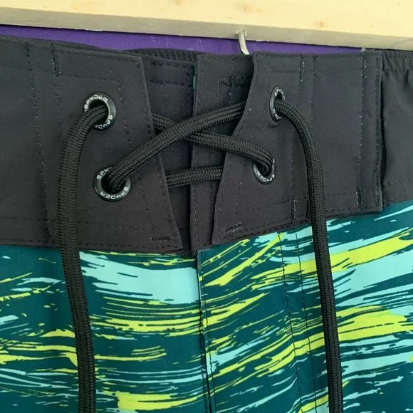 SPYDER Swim Wear For Men in XL - Picture 4 of 9